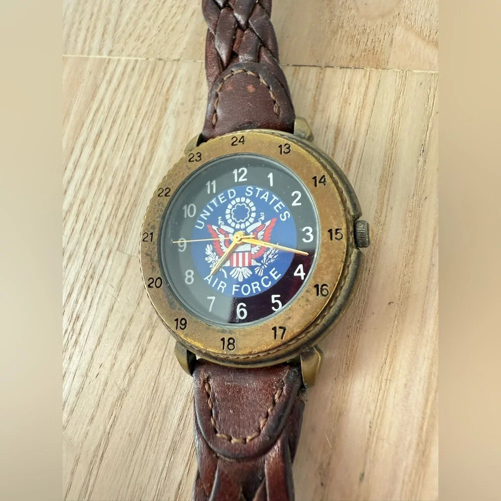 Vintage Guess United States Air force brown leather watch NEW BATTERY
